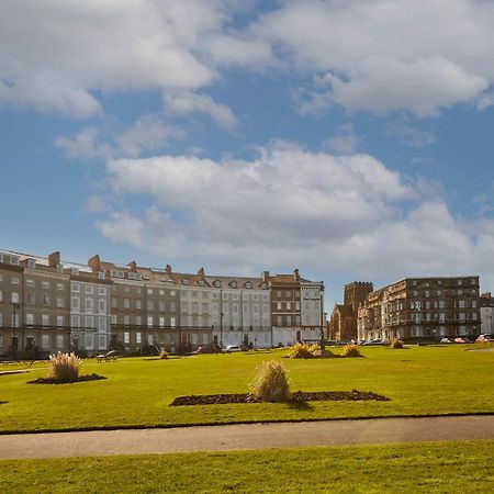 Host & Stay - Number Ten At Carlill Whitby Esterno foto